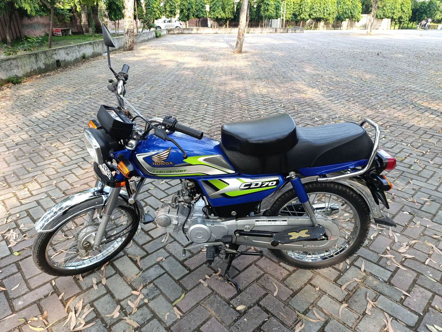 Full_Black_Bike_Seat_Cushion_1