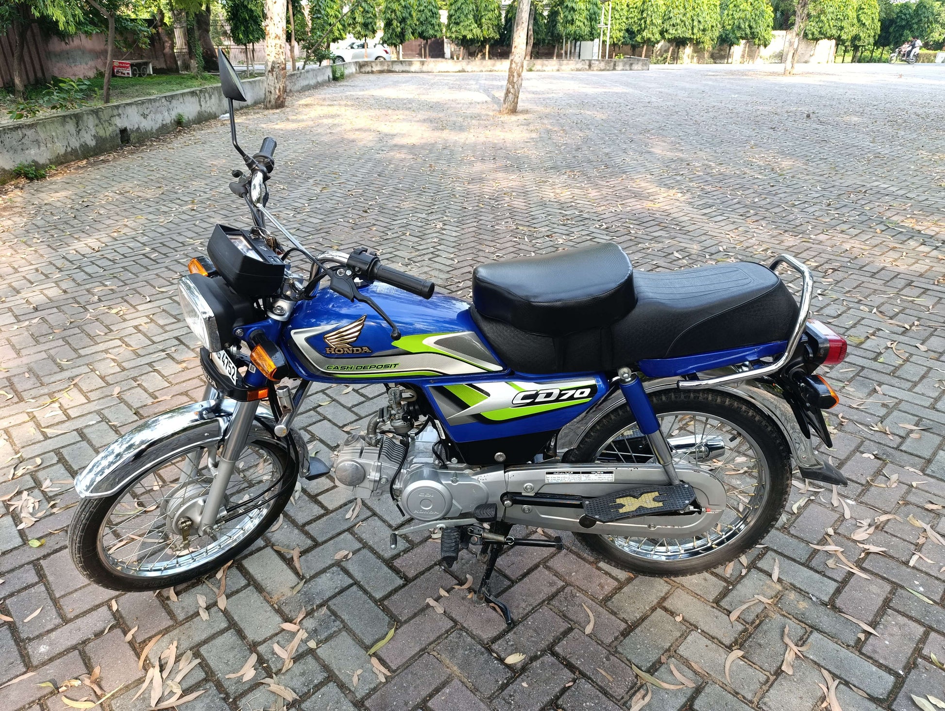 Full_Black_Bike_Seat_Cushion_1